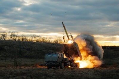 بایدن در مقابل فشارها به اوکراین اجازه داد از سلاح های آمریکا برای حمله به روسیه استفاده کند