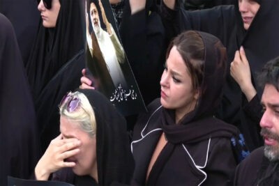 مراسم تشییع جنازه رئیسی در ایران آغاز شد