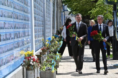 بلینکن در دیدار با وزیر خارجه اوکراین، حمایت‌های بیشتری از کی‌یف در راه است