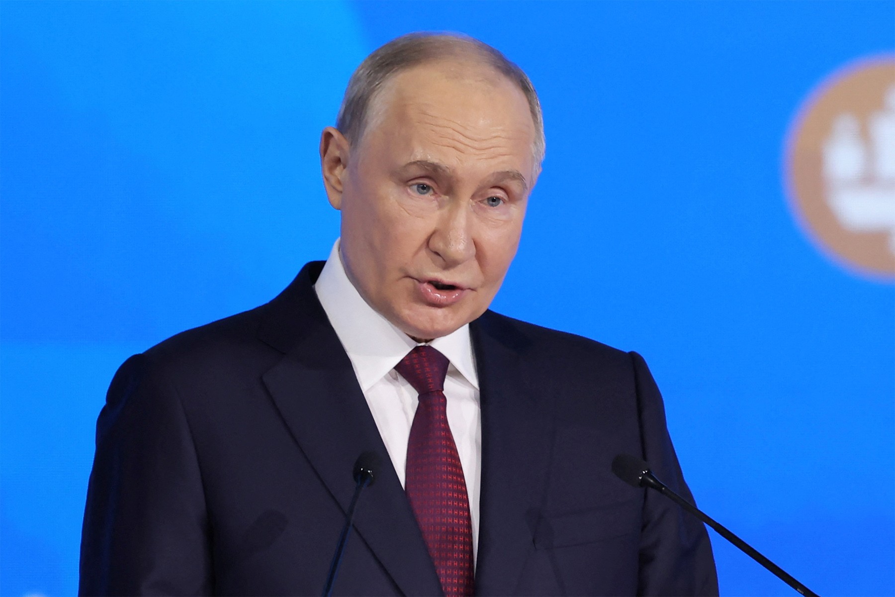 پوتین: روسیه بسیار بیشتر از آمریکا و اروپا بمب هسته ای دارد، اما نیازی به صحبت جنگ هسته‌ای نیست