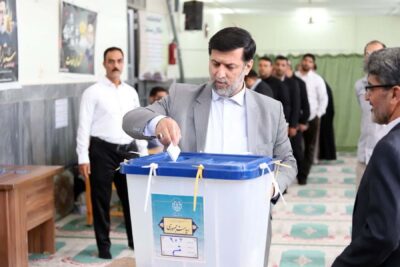 ایران در بحبوحه کشمکش های اقتصادی، سرکوب ها و جنگ منطقه ای به رئیس جمهور جدید خود رای می دهد