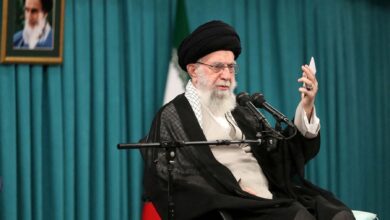 رهبر جمهوری اسلامی از قانون توقف مذاکرات درباره توافق هسته ای دفاع می کند